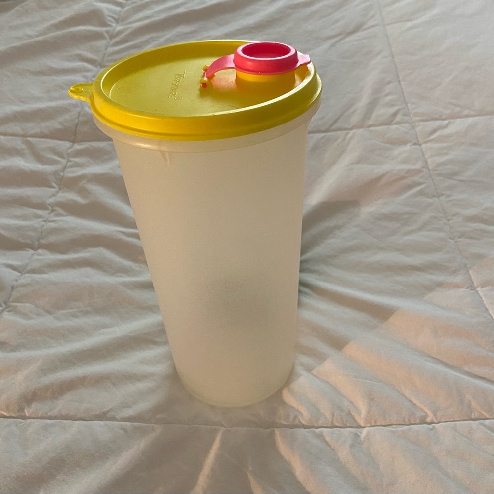 Tupperware Vintage Liquid Container